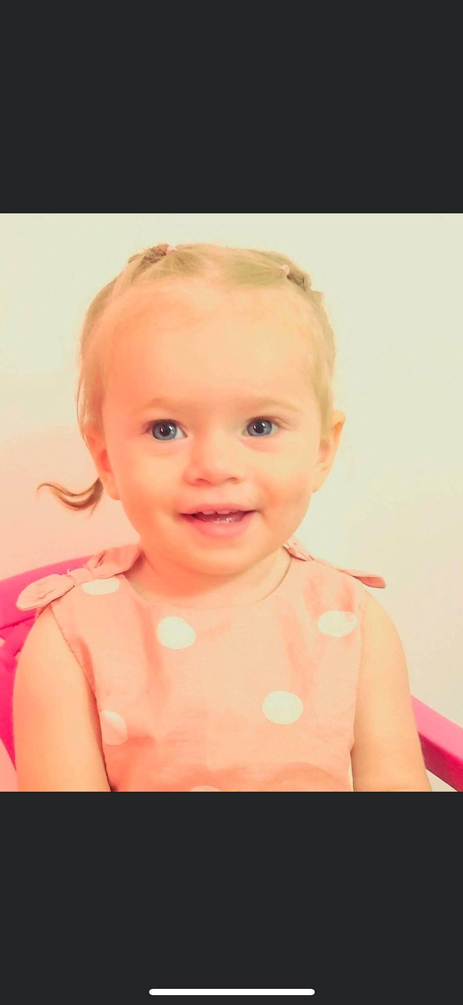 Nellya a rejoint le concours — aidez-le/la à gagner de superbes lots ! arm, baby, baby_toddler_clothing, blond, cheek, chest, chin, eyelash, flash_photography, fun, gesture, hair, happy, iris, joy, lip, neck, nose, person, pink