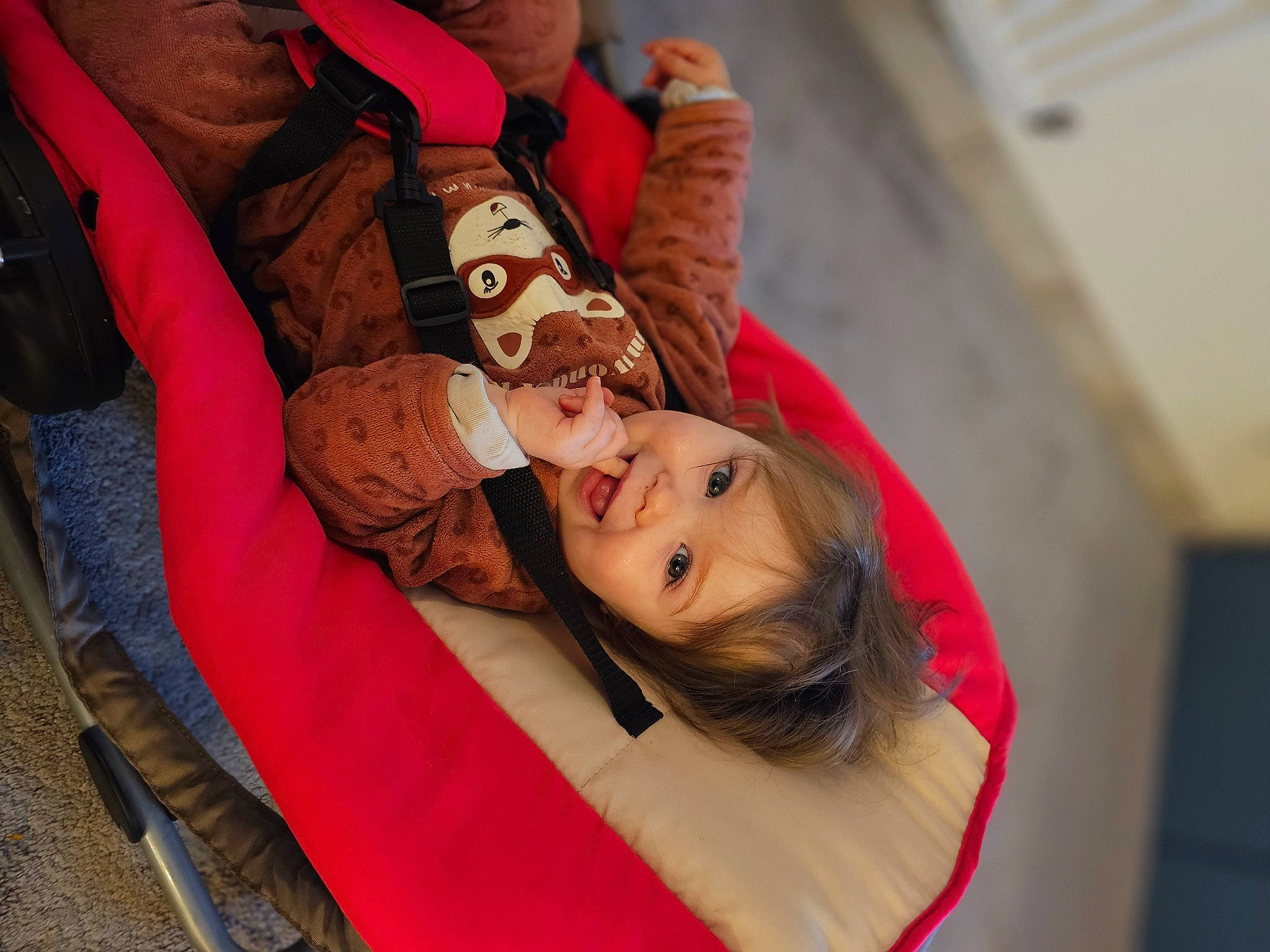 Elena a rejoint le concours — aidez-le/la à gagner de superbes lots ! baby, baby_products, child, comfort, event, fun, happy, joy, leisure, magenta, mouth, person, room, sitting, smile, toddler, vacation