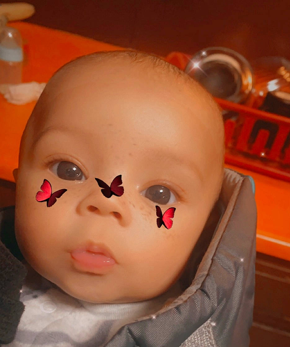 Joel is registered to the contest to win money with this photo: animation, audio_equipment, cheek, child, eye, eyebrow, eyelash, eyewear, forehead, fun, hairstyle, headgear, jaw, mask, masque, no_expression, nose, person, personal_protective_equipment, selfie