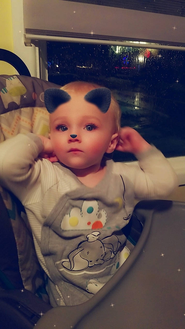 Noah a rejoint le concours — aidez-le/la à gagner de superbes lots ! baby, baby_toddler_clothing, bathing, bib, cheek, eye, eyebrow, forehead, fun, happy, human_body, iris, lip, mouth, nose, person, plumbing_fixture, skin, sleeve, toddler