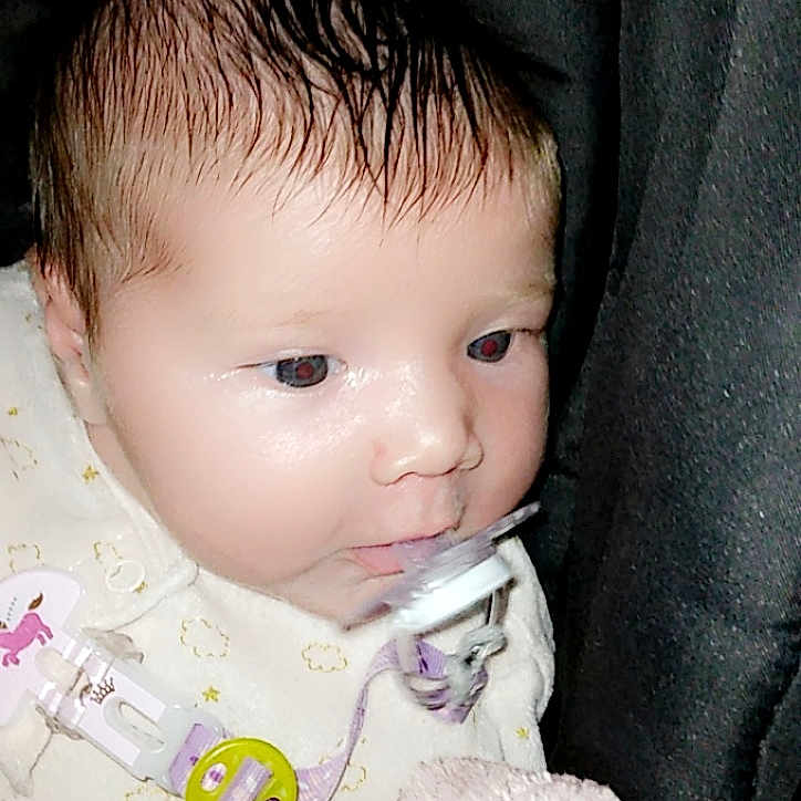 Roza participe au concours pour gagner de l'argent avec cette photo : baby, baby_toddler_clothing, cheek, chin, eye, eyebrow, eyelash, forehead, hair, head, human_body, iris, lip, mouth, neck, nose, organ, skin, sleeve, textile