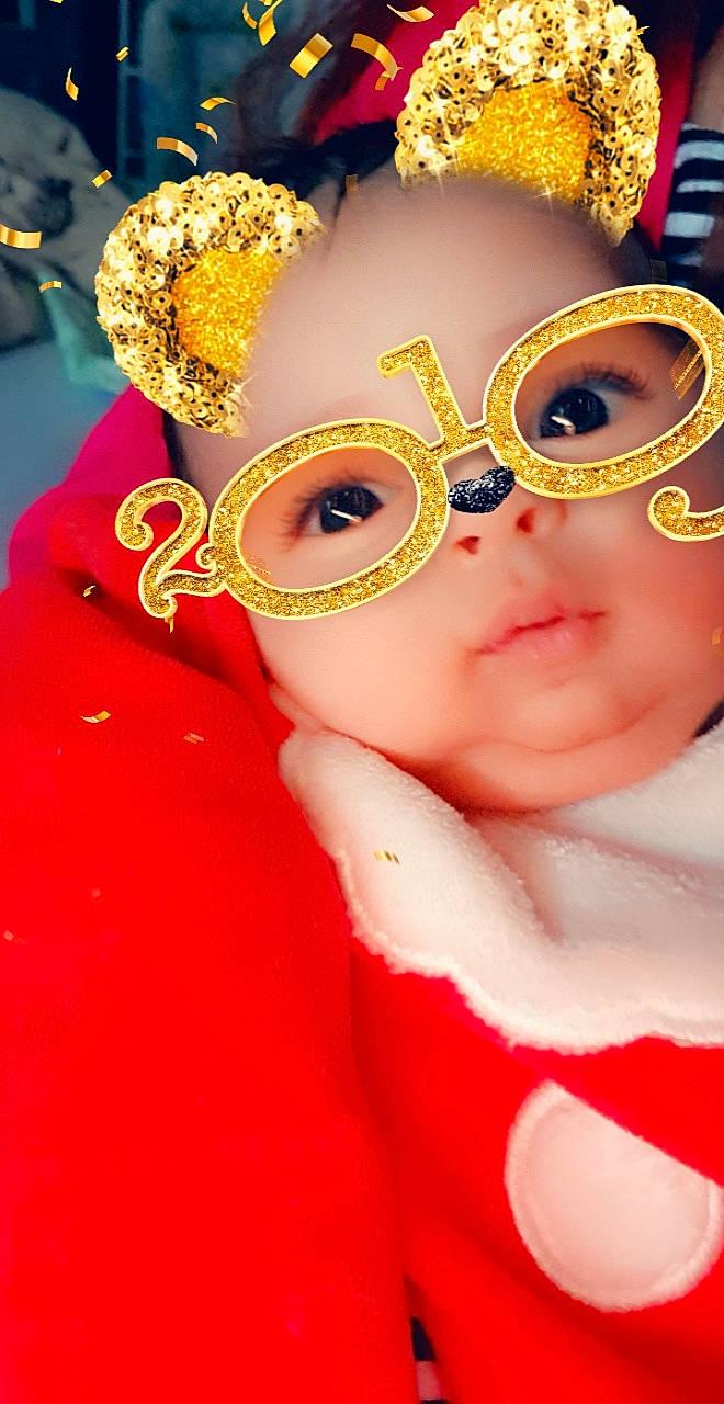 Anis a rejoint le concours — aidez-le/la à gagner de superbes lots ! art, beauty, close_up, costume, entertainment, event, eye, eyelash, eyewear, fashion_accessory, fictional_character, fun, happy, headgear, mask, masque, performing_arts, person, personal_protective_equipment, tradition