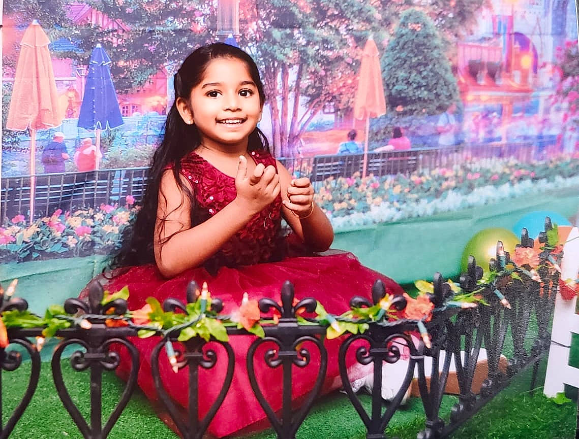 Shaniya joined the competition — help win amazing prizes! beauty, event, fashion, fence, flash_photography, flower, fun, grass, happy, jewellery, joy, leisure, magenta, nature, people_in_nature, person, petal, pink, plant, smile