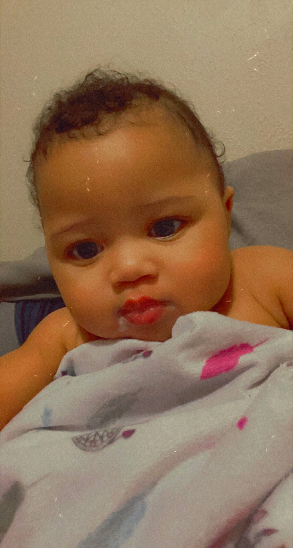 Ariya is registered to the contest to win money with this photo: baby, cheek, chin, comfort, ear, eyebrow, eyelash, face, facial_expression, finger, forehead, hairstyle, human_body, iris, lip, mouth, neck, nose, person, skin