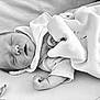 Emilio a rejoint le concours — aidez-le/la à gagner de superbes lots ! newborn, baby, sleeping, blanket, infant, peaceful, soft, closeup, portrait, monochrome, resting, child, cozy, cute, young, bed, clothing, hand, face, quiet