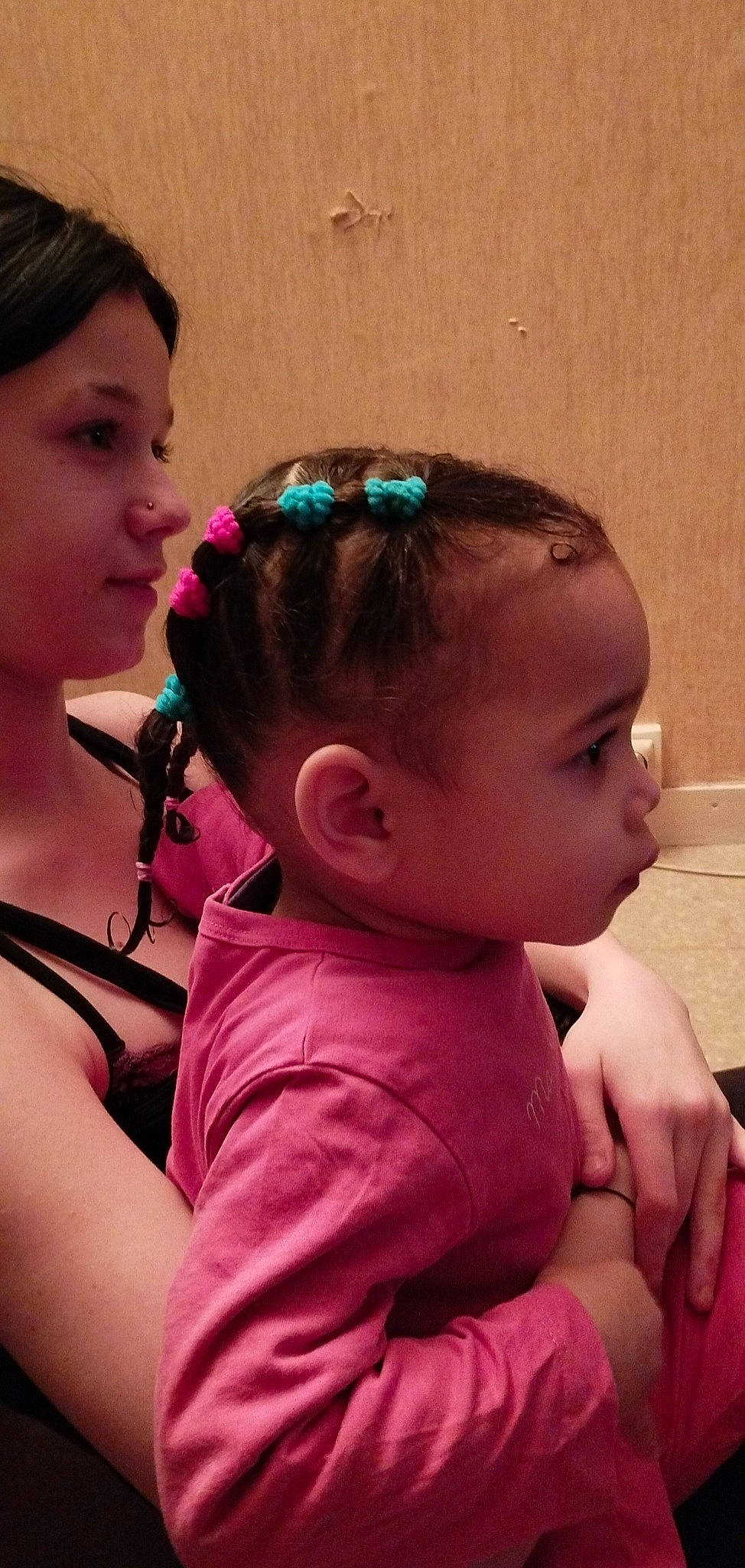 Théanna a rejoint le concours — aidez-le/la à gagner de superbes lots ! baby, baby_toddler_clothing, black_hair, cheek, chin, ear, earrings, eyebrow, eyelash, face, fun, hair, happy, head, lip, neck, nose, person, pink, skin