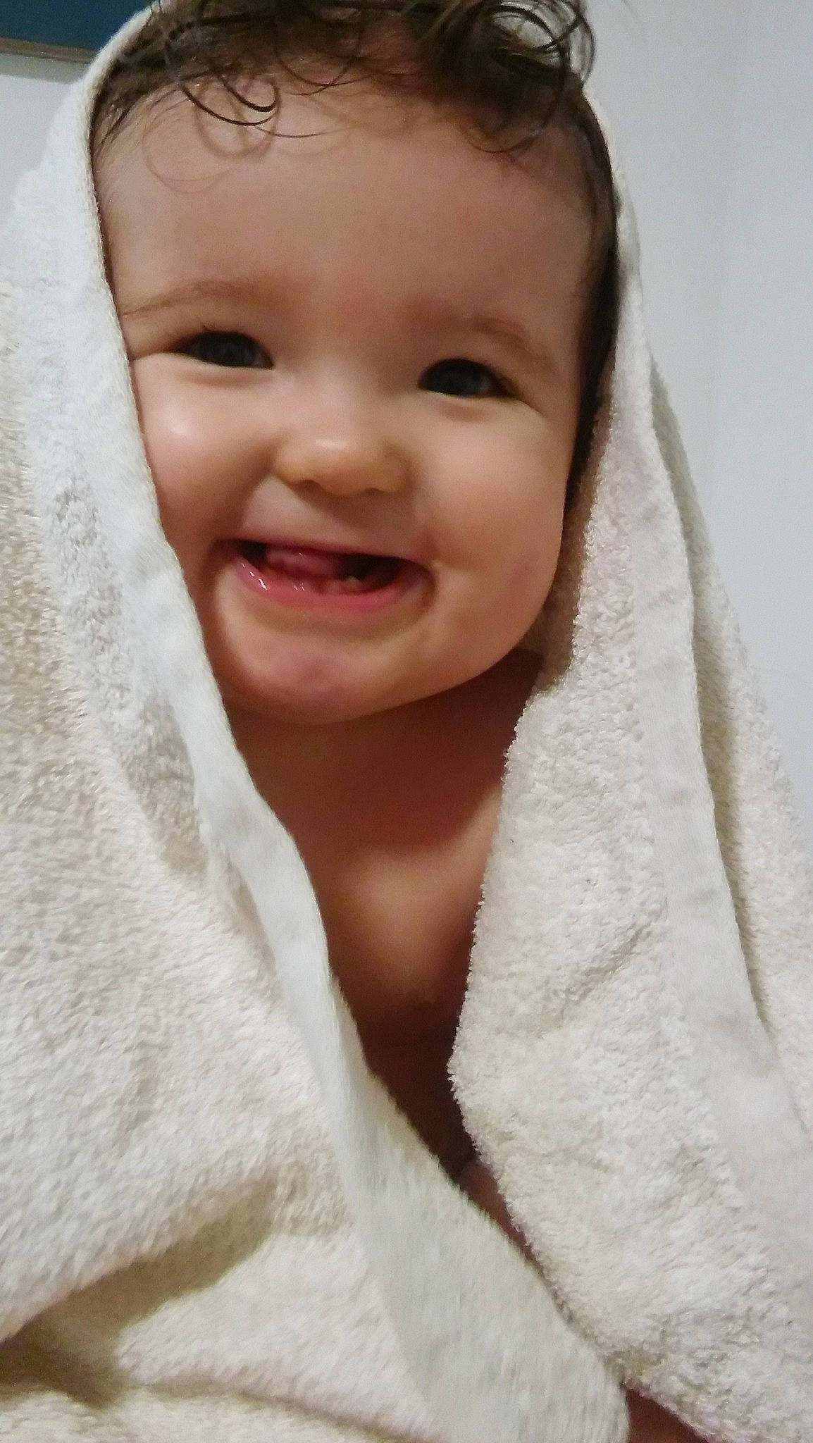 Nathan participe au concours pour gagner de l'argent avec cette photo : baby, beauty, cheek, child, chin, close_up, eye, eyebrow, face, facial_expression, forehead, happy, head, joy, lip, mouth, nose, person, portrait_photography, skin