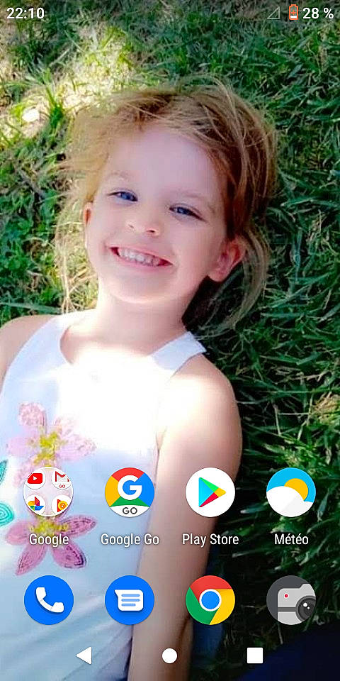 Coraline participe au concours pour gagner de l'argent avec cette photo : brown_hair, child, child_model, fun, hair, happy, iris, joy, leisure, person, photo_caption, photography, play, portrait_photography, screenshot, smile, summer, toddler