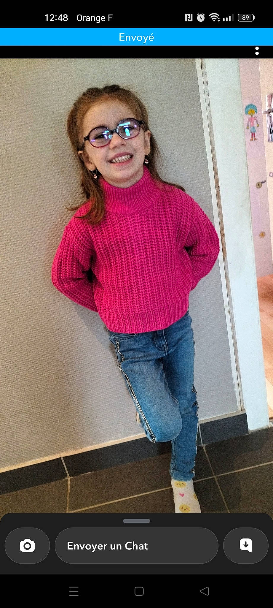 Cleo participe au concours pour gagner de l'argent avec cette photo : clothing, cool, denim, eyewear, glasses, goggles, jeans, joint, joy, knee, outerwear, person, pink, sleeve, smile, standing, sunglasses, t_shirt, thigh, vision_care