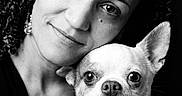 Snoopy a rejoint le concours — aidez-le/la à gagner de superbes lots ! woman, dog, chihuahua, black_and_white, portrait, smiling, happy, pet, animal, face, head, closeup, hair, earrings, curly_hair, tongue_out, friendship, affection, studio, dark_background