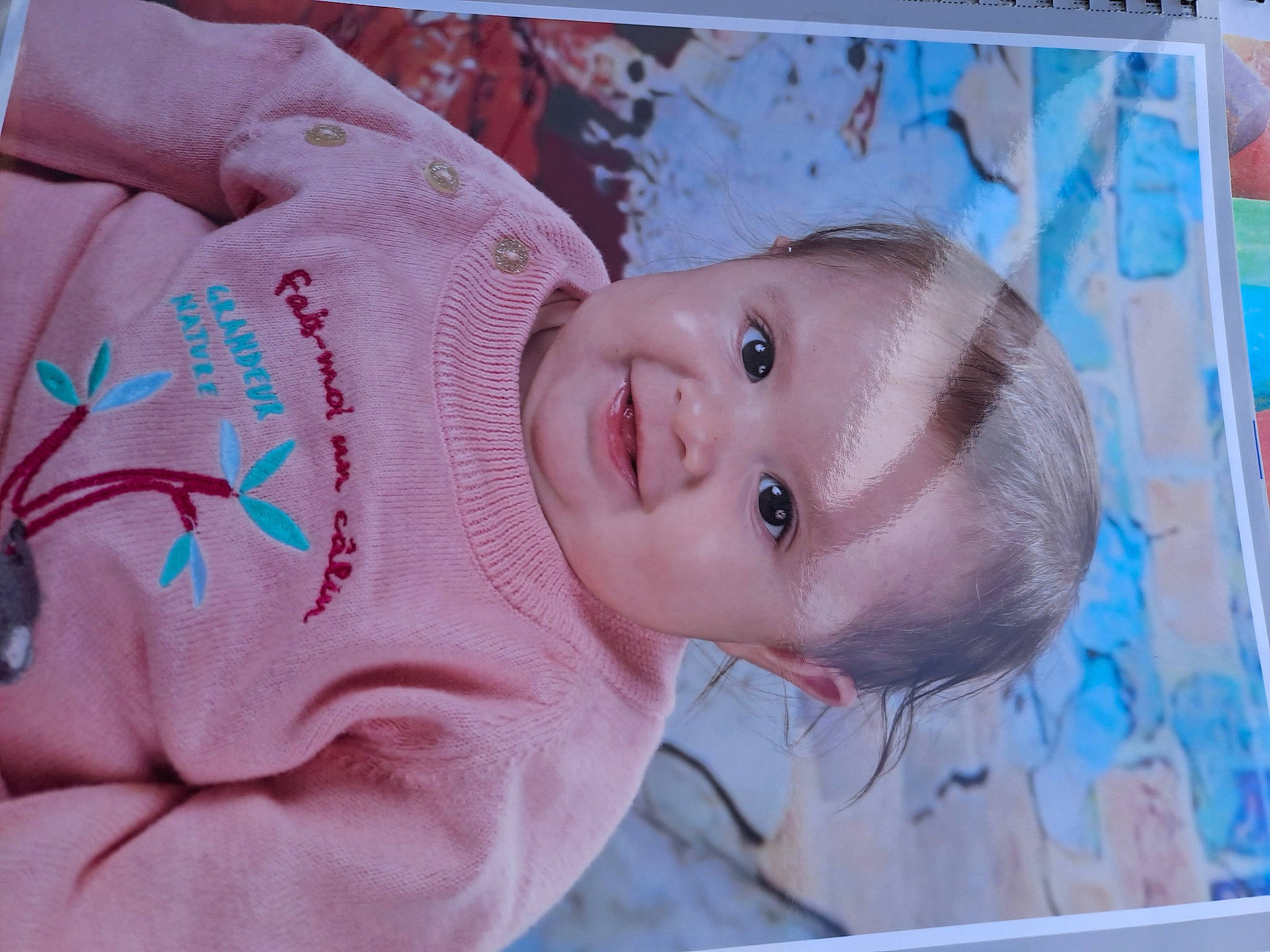 Luna participe au concours pour gagner de l'argent avec cette photo : art, baby, baby_toddler_clothing, cheek, child, eyelash, fun, happy, human, iris, lip, nose, paint, person, picture_frame, pink, skin, sleeve, smile, toddler