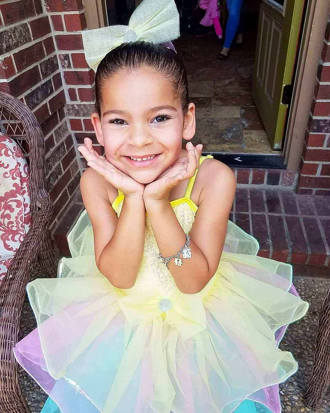 Coco is registered to the contest to win money with this photo: ballet_tutu, beauty, child, child_model, costume, dance_dress, day, flower_girl, fun, girl, hair_accessory, happiness, headpiece, joy, person, pink, shoulder, skin, smile, toddler