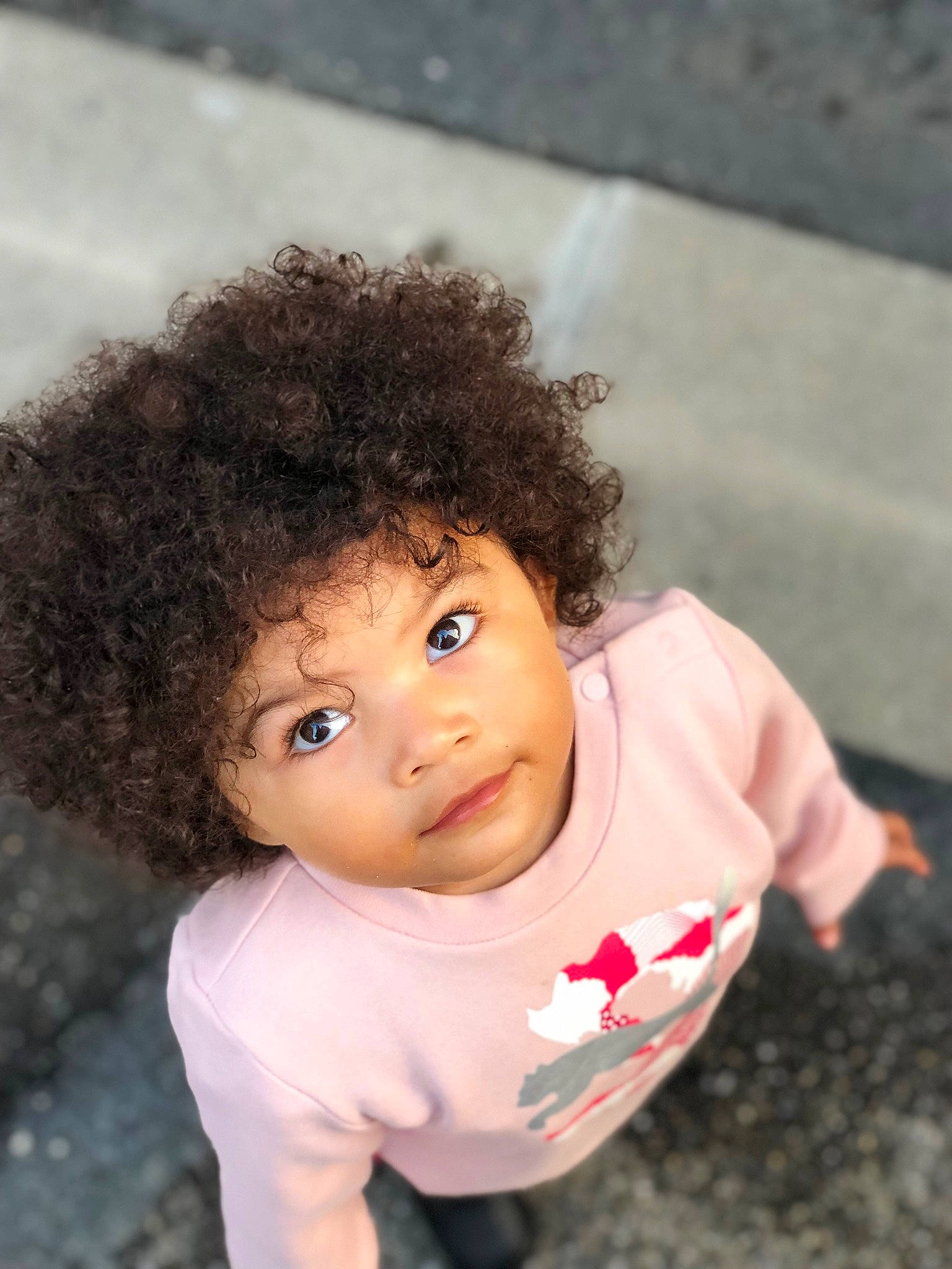 Maïssa a rejoint le concours — aidez-le/la à gagner de superbes lots ! afro, baby_toddler_clothing, cheek, chin, eye, eyebrow, face, flash_photography, forehead, hair, head, human_body, iris, jheri_curl, lip, mouth, nose, person, skin, sleeve