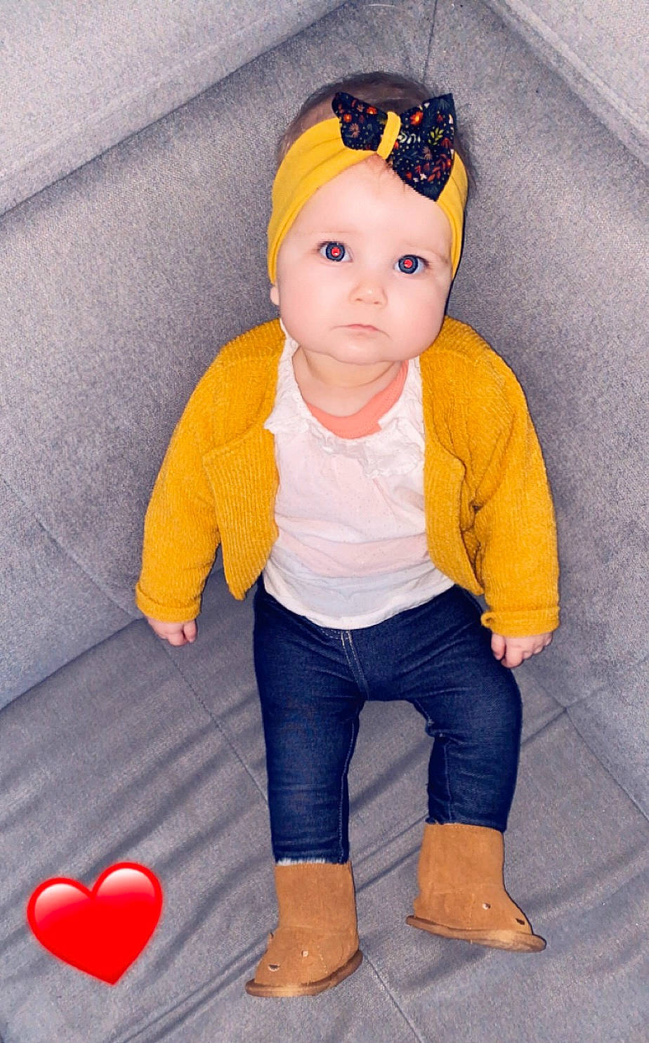 Tahyss participe au concours pour gagner de l'argent avec cette photo : baby, baby_toddler_clothing, baby_toys, beanie, cap, cheek, child, chin, electric_blue, fun, goggles, head, headwear, hood, person, personal_protective_equipment, pink, sitting, sleeve, t_shirt