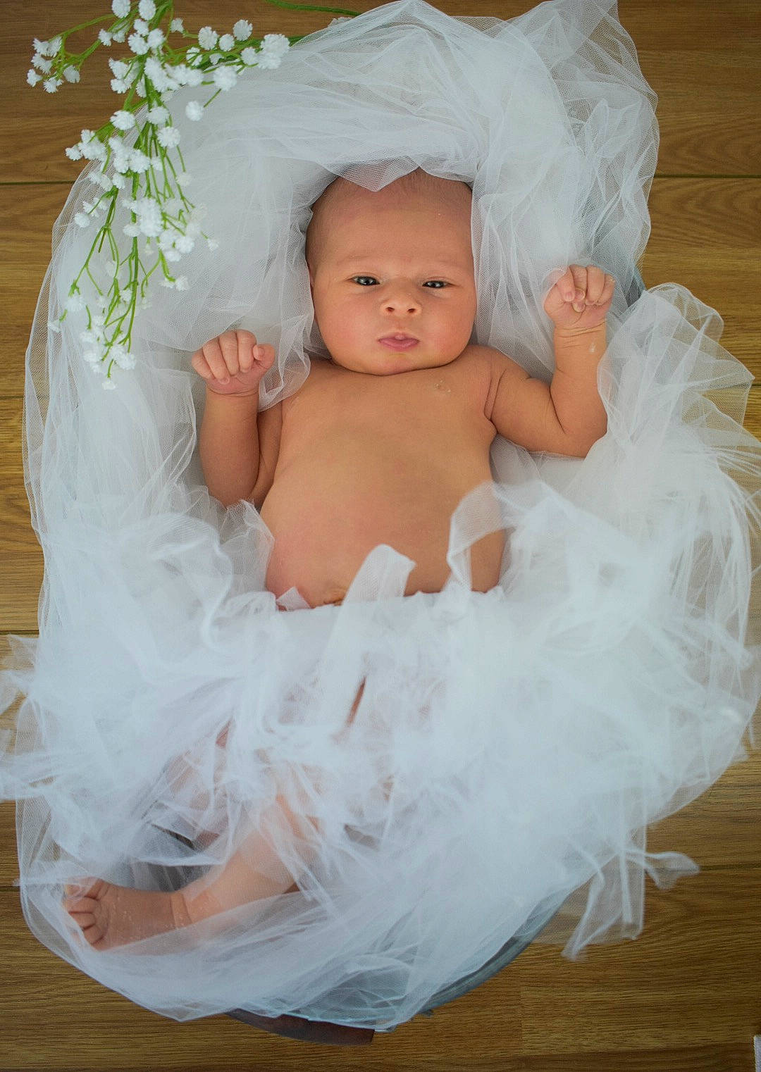 Jade participe au concours pour gagner de l'argent avec cette photo : baby, bridal_accessory, bridal_party_dress, child, costume, dress, fashion_accessory, hair_accessory, happy, headpiece, person, photography, pink, product, skin, smile, toddler, wedding_dress, white