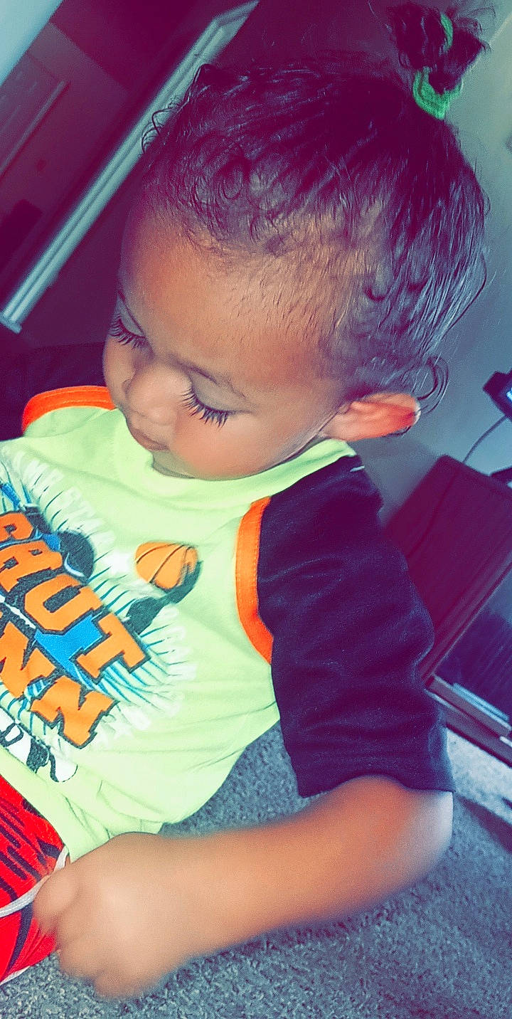 Kingslan is registered to the contest to win money with this photo: arm, baby, baby_toddler_clothing, cheek, cool, finger, forehead, happy, human_body, iris, mouth, neck, nose, orange, person, product, shoulder, skin, sleeve, t_shirt