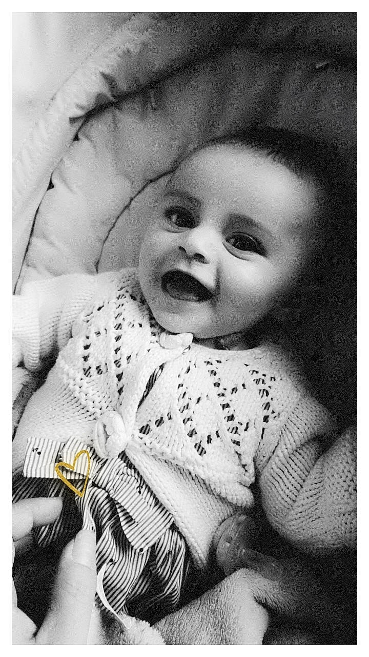 Miliana a rejoint le concours — aidez-le/la à gagner de superbes lots ! baby, beauty, black_and_white, cheek, child, eye, eyebrow, face, facial_expression, lip, monochrome, monochrome_photography, nose, person, photograph, photography, portrait_photography, smile, snapshot, stock_photography