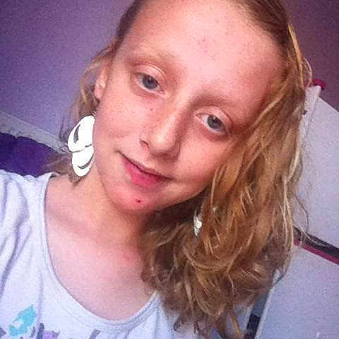 Lorie participe au concours pour gagner de l'argent avec cette photo :