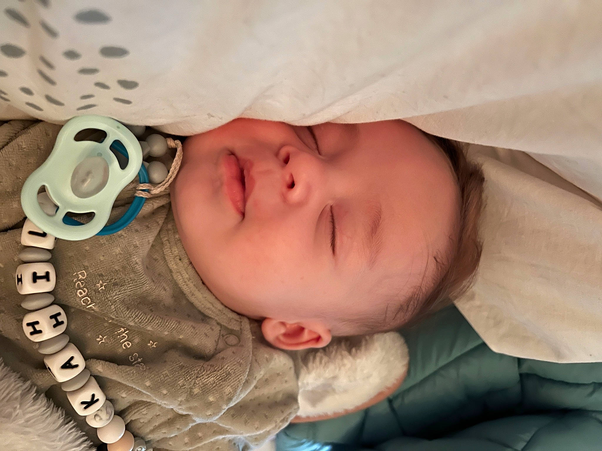 Kahil participe au concours pour gagner de l'argent avec cette photo : arm, baby, baby_products, baby_toddler_clothing, cheek, child, comfort, cool, eye, eyelash, head, headgear, iris, lip, mouth, neck, nose, person, skin, sleeve