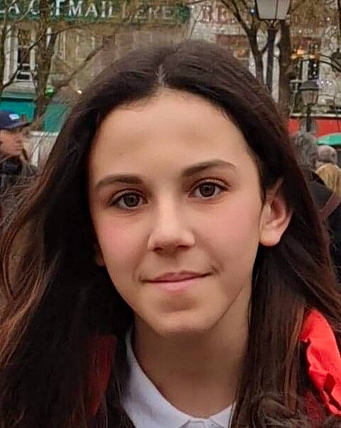 Maëlie a rejoint le concours — aidez-le/la à gagner de superbes lots ! beauty, black_hair, brown_hair, cheek, chin, eye, eyebrow, face, forehead, hair, hair_coloring, hairstyle, head, jaw, joy, lip, long_hair, nose, person, photography