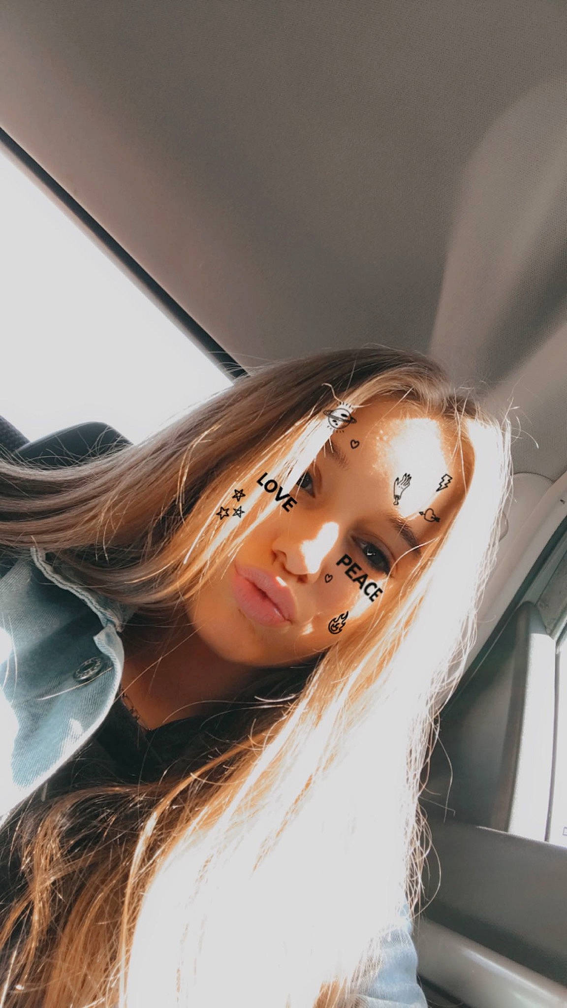 Daniella a rejoint le concours — aidez-le/la à gagner de superbes lots ! beauty, blond, brown_hair, eyelash, face, hair, hair_coloring, hairstyle, lip, long_hair, person, photography, selfie