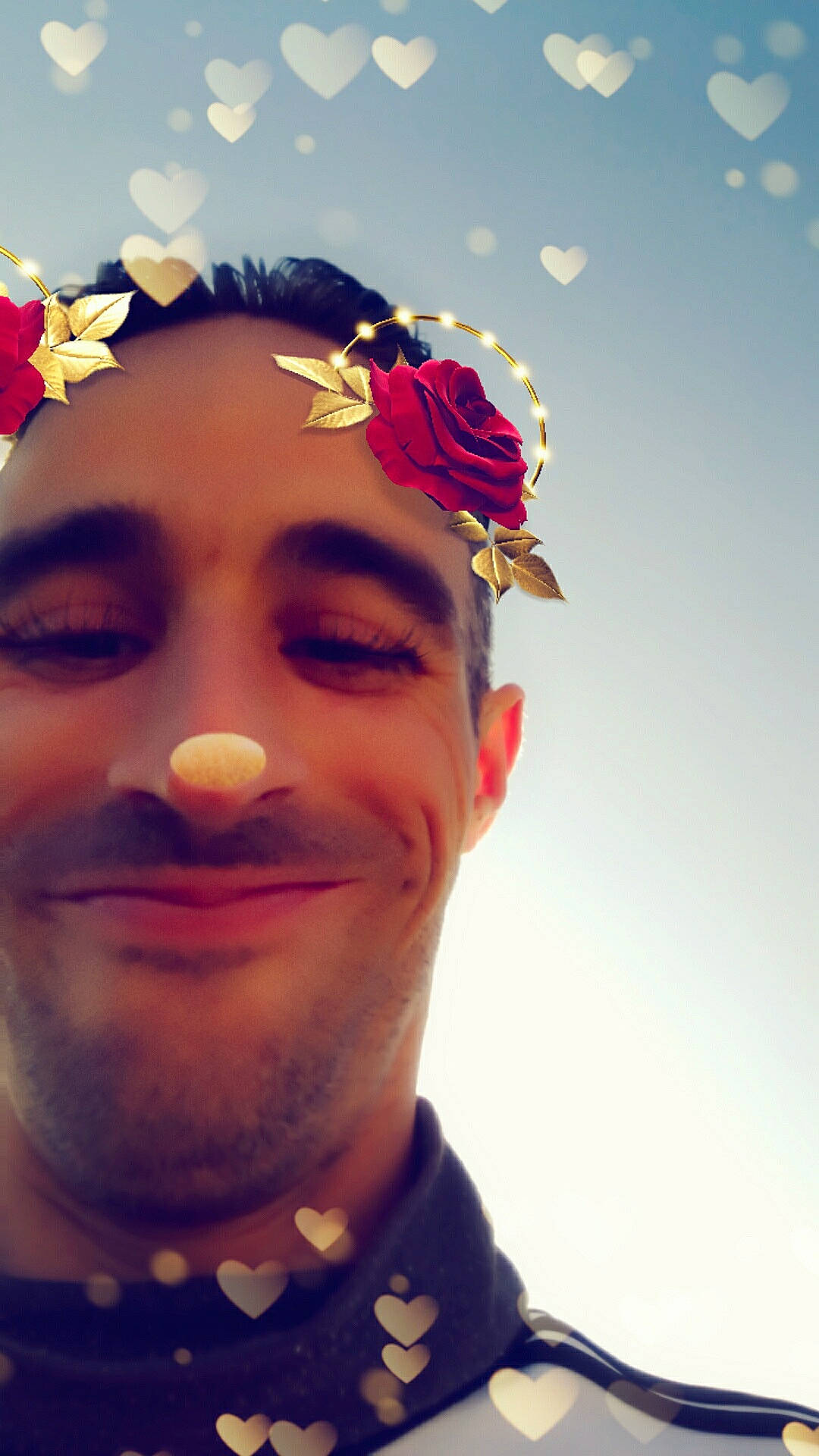 Djoulian participe au concours pour gagner de l'argent avec cette photo : face, fashion_accessory, flower, forehead, hair_accessory, head, headgear, headpiece, headwear, human, nose, person, photography, selfie, sky, smile