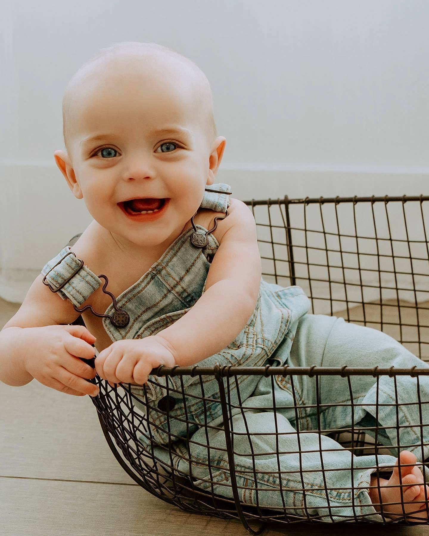 Luka is registered to the contest to win money with this photo: arm, baby, baby_products, baby_safety, baby_toddler_clothing, cheek, comfort, dress, eye, facial_expression, flash_photography, fun, hairstyle, happy, iris, joy, pattern, person, product, sleeve