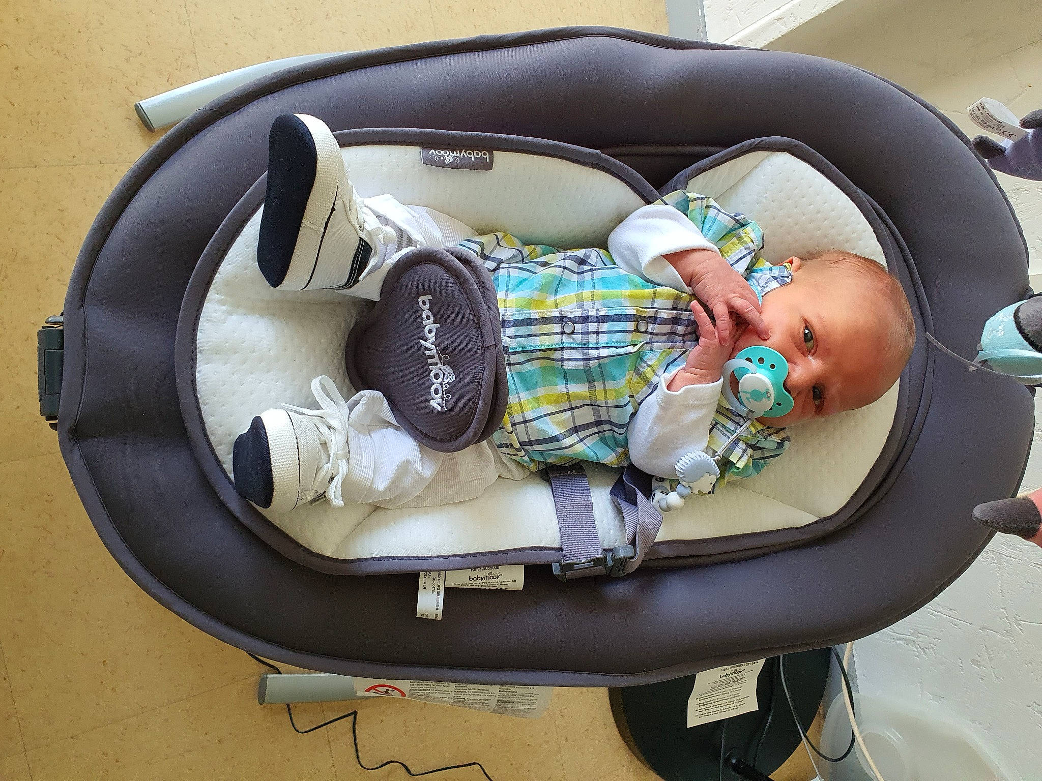 D'Gino participe au concours pour gagner de l'argent avec cette photo : audio_equipment, auto_part, baby, baby_carriage, baby_products, bag, chair, comfort, fashion_accessory, gadget, helmet, home_appliance, luggage_and_bags, person, personal_protective_equipment, recreation, sandal, shoe, sitting, sneakers