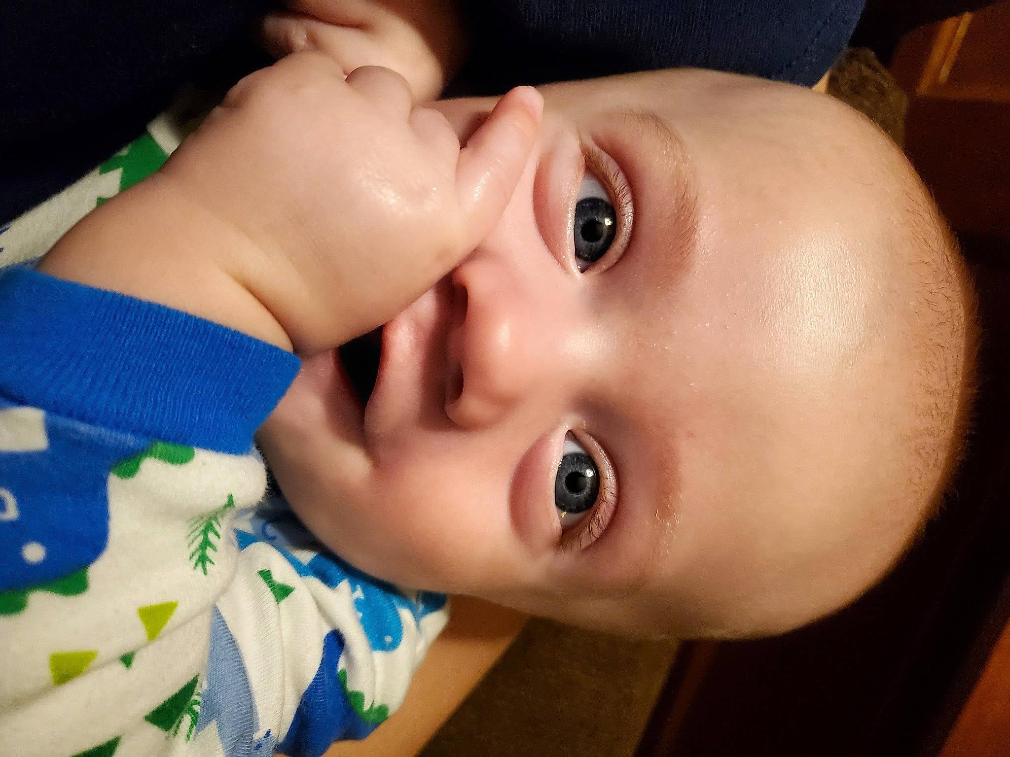 Edison is registered to the contest to win money with this photo: arm, baby, cheek, chin, ear, eyebrow, eyelash, facial_expression, finger, forehead, happy, human_body, iris, lip, mouth, neck, nose, person, skin, smile