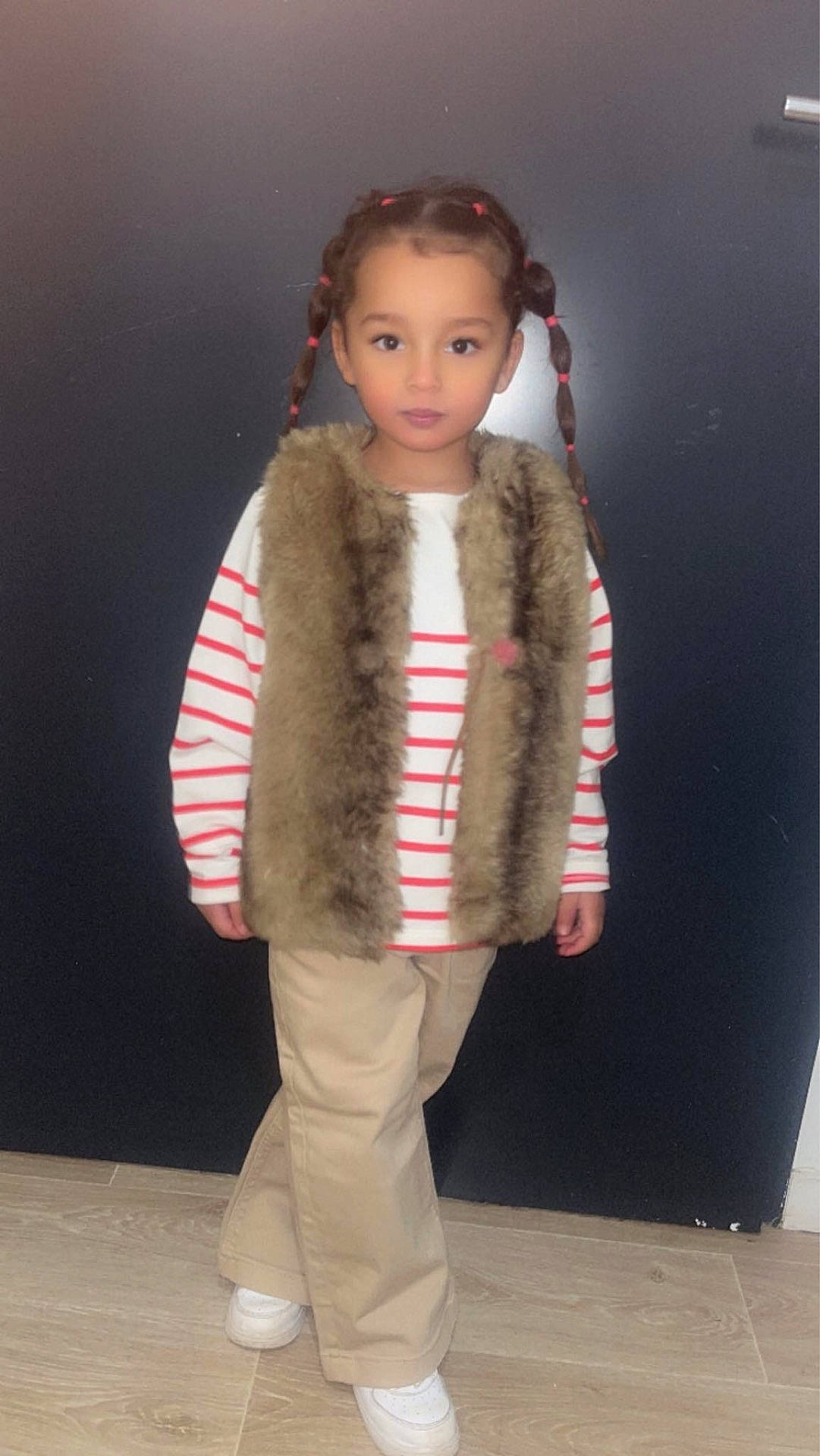 Illine participe au concours pour gagner de l'argent avec cette photo : braid, child, clothing, coat, costume, face, female, fur, girl, hair, head, jacket, knitwear, longsleeve, pants, person, photography, portrait, sleeve, standing