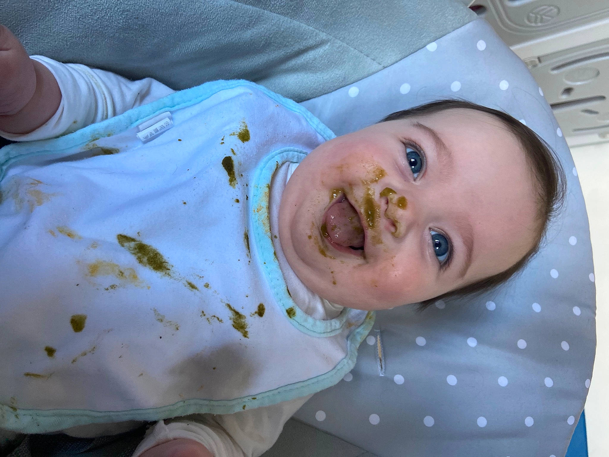 Inaya a rejoint le concours — aidez-le/la à gagner de superbes lots ! baby, baby_products, baby_toddler_clothing, cheek, child, chin, comfort, eyelash, happy, iris, lip, nose, pattern, person, portrait_photography, skin, sleeve, smile, toddler