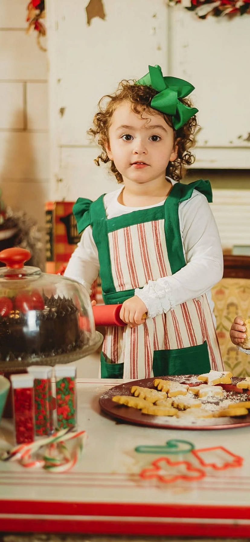 Elaina joined the competition — help win amazing prizes! baby_toddler_clothing, baked_goods, baking, cake, cake_decorating, cake_decorating_supply, cooking, cuisine, dessert, dish, event, food, green, happy, holiday, person, recipe, service, sugar_cake, sweetness