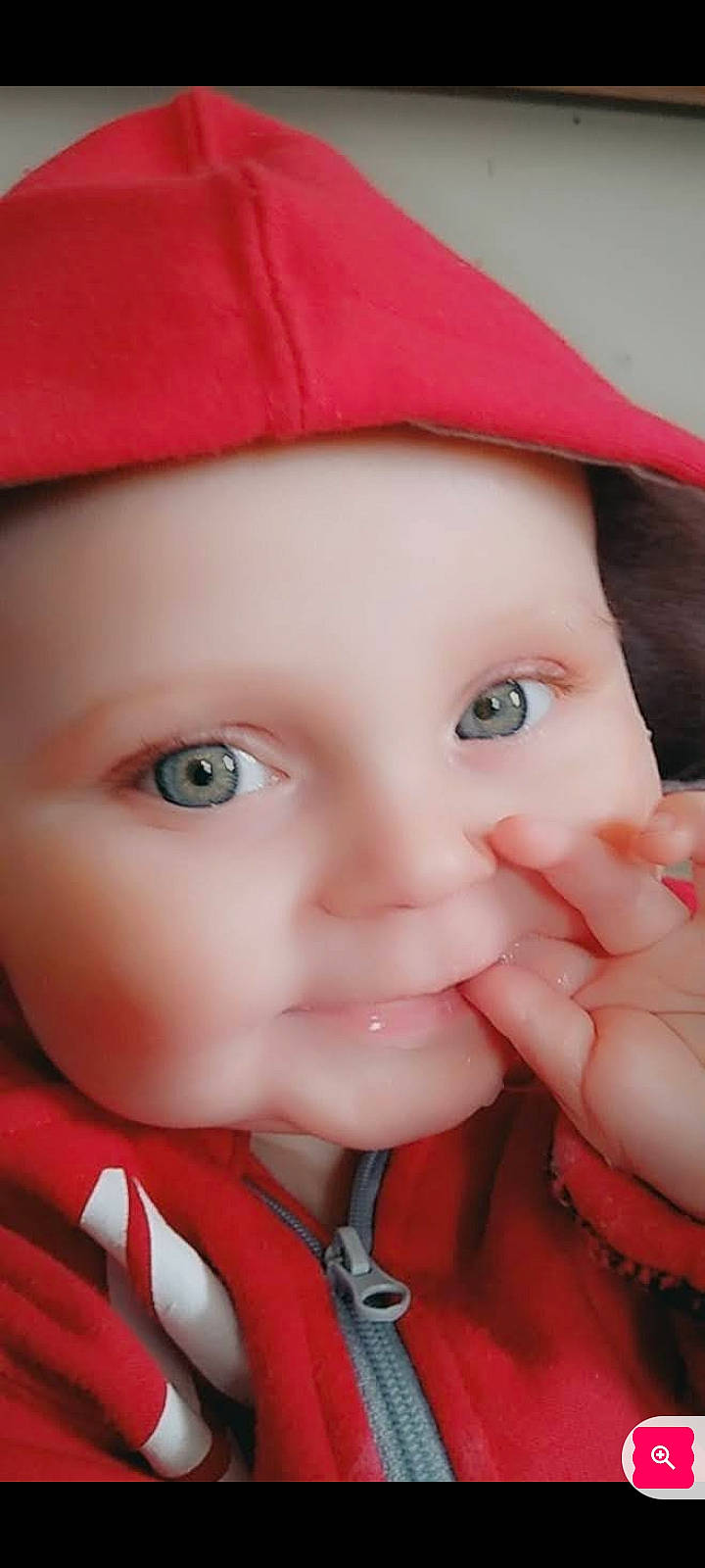 Elijah is registered to the contest to win money with this photo: cap, cheek, chin, eye, eyebrow, eyelash, face, finger, forehead, gesture, hairstyle, hat, head, headgear, headwear, iris, lip, mouth, nose, person