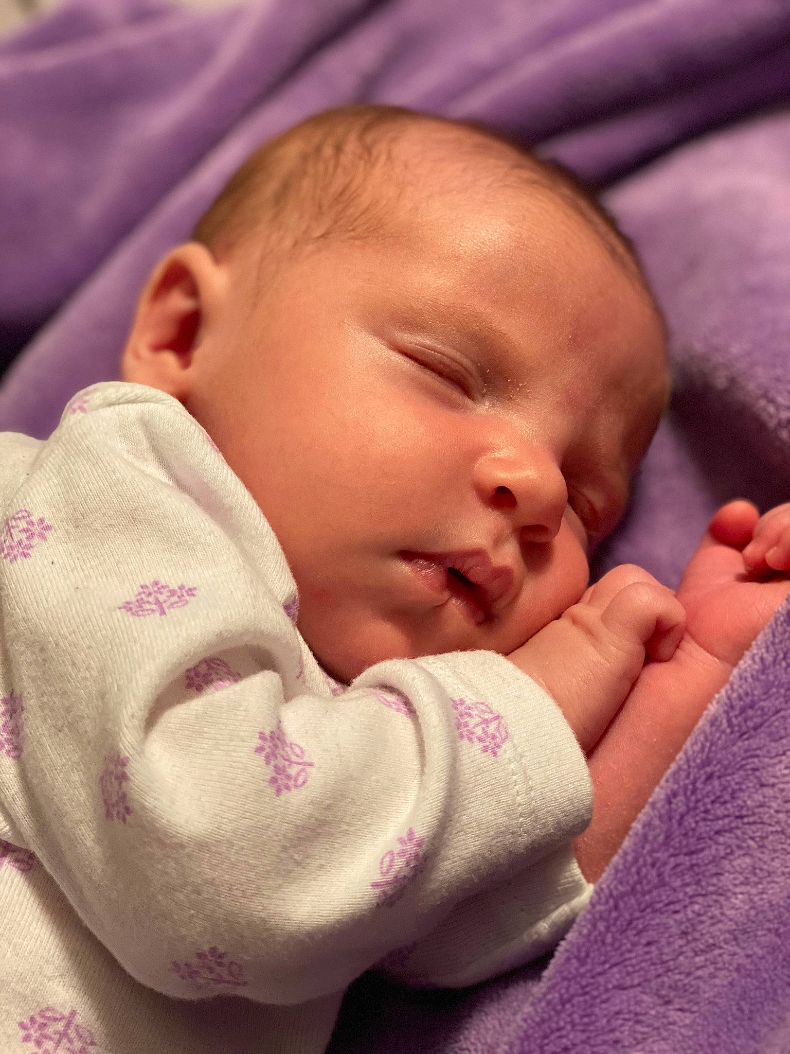 Kenzleigh is registered to the contest to win money with this photo: baby, baby_sleeping, bedtime, cheek, child, childbirth, close_up, face, forehead, hand, head, lip, mouth, nap, nose, person, pink, skin, sleep, toddler