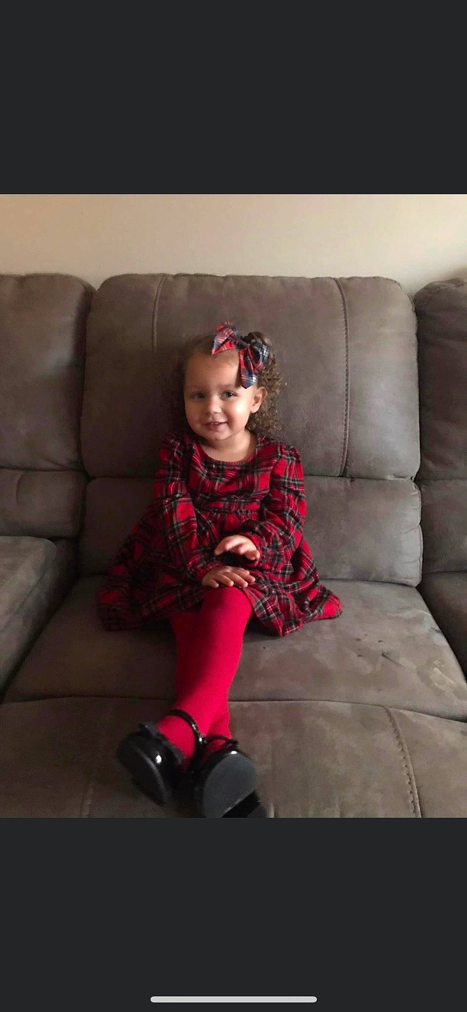 Dream is registered to the contest to win money with this photo: beauty, comfort, couch, dress, eye, fashion, flash_photography, hairstyle, human_leg, joy, knee, lip, magenta, pattern, person, pink, purple, sleeve, smile, sock