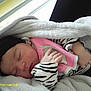 Kayliah participe au concours pour gagner de l'argent avec cette photo :