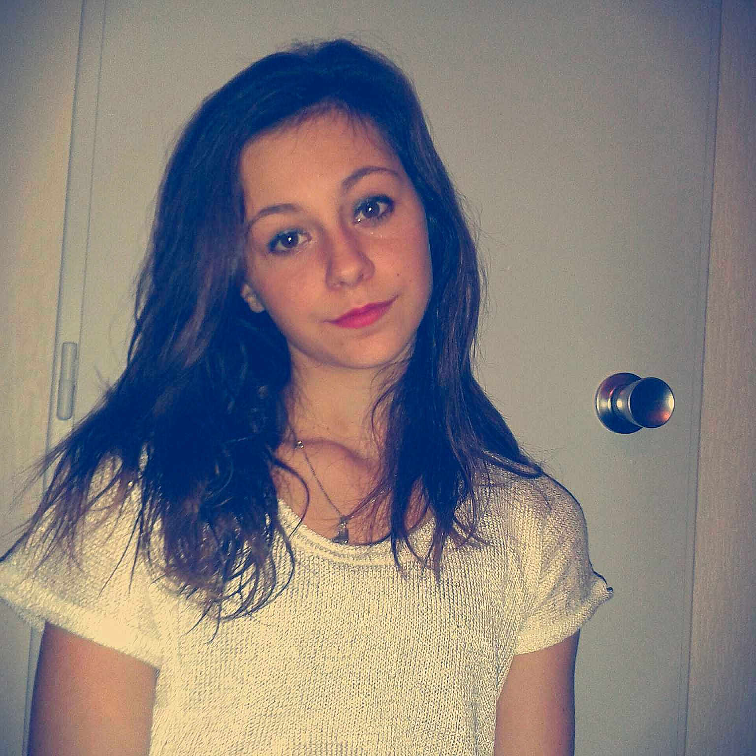 Lorie participe au concours pour gagner de l'argent avec cette photo :