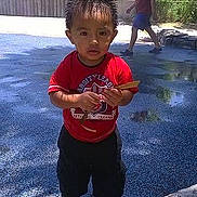Oliver is registered to the contest to win money with this photo: