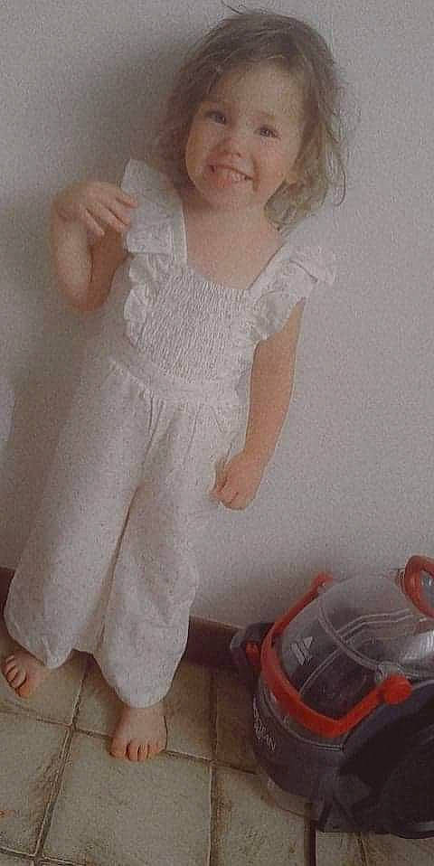 Maeva a rejoint le concours — aidez-le/la à gagner de superbes lots ! baby_toddler_clothing, comfort, day_dress, dress, elbow, embellishment, gesture, hand, joint, joy, knee, leg, neck, one_piece_garment, person, pink, shoulder, skin, sleeve, smile