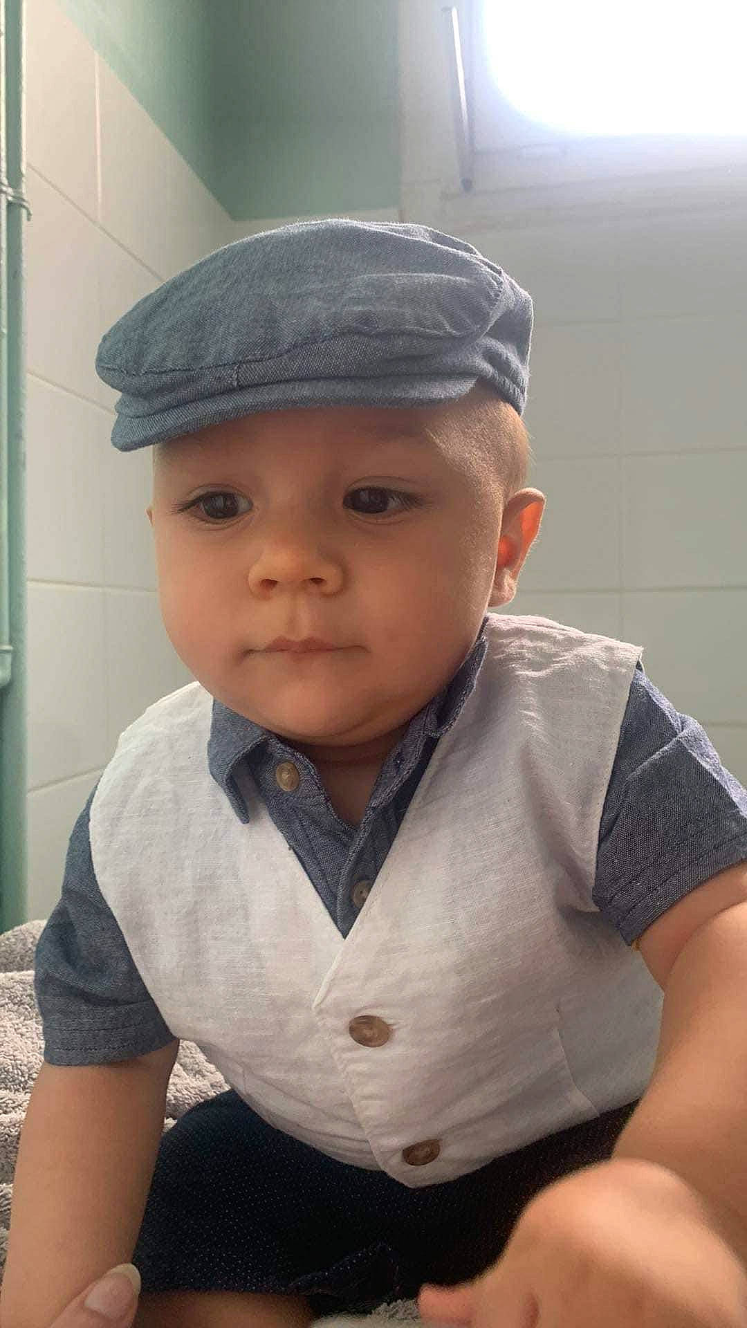 Ayden a rejoint le concours — aidez-le/la à gagner de superbes lots ! baby, baby_toddler_clothing, cap, cheek, chest, child, chin, cool, elbow, eye, happy, hat, head, headwear, lip, neck, nose, person, skin, sleeve