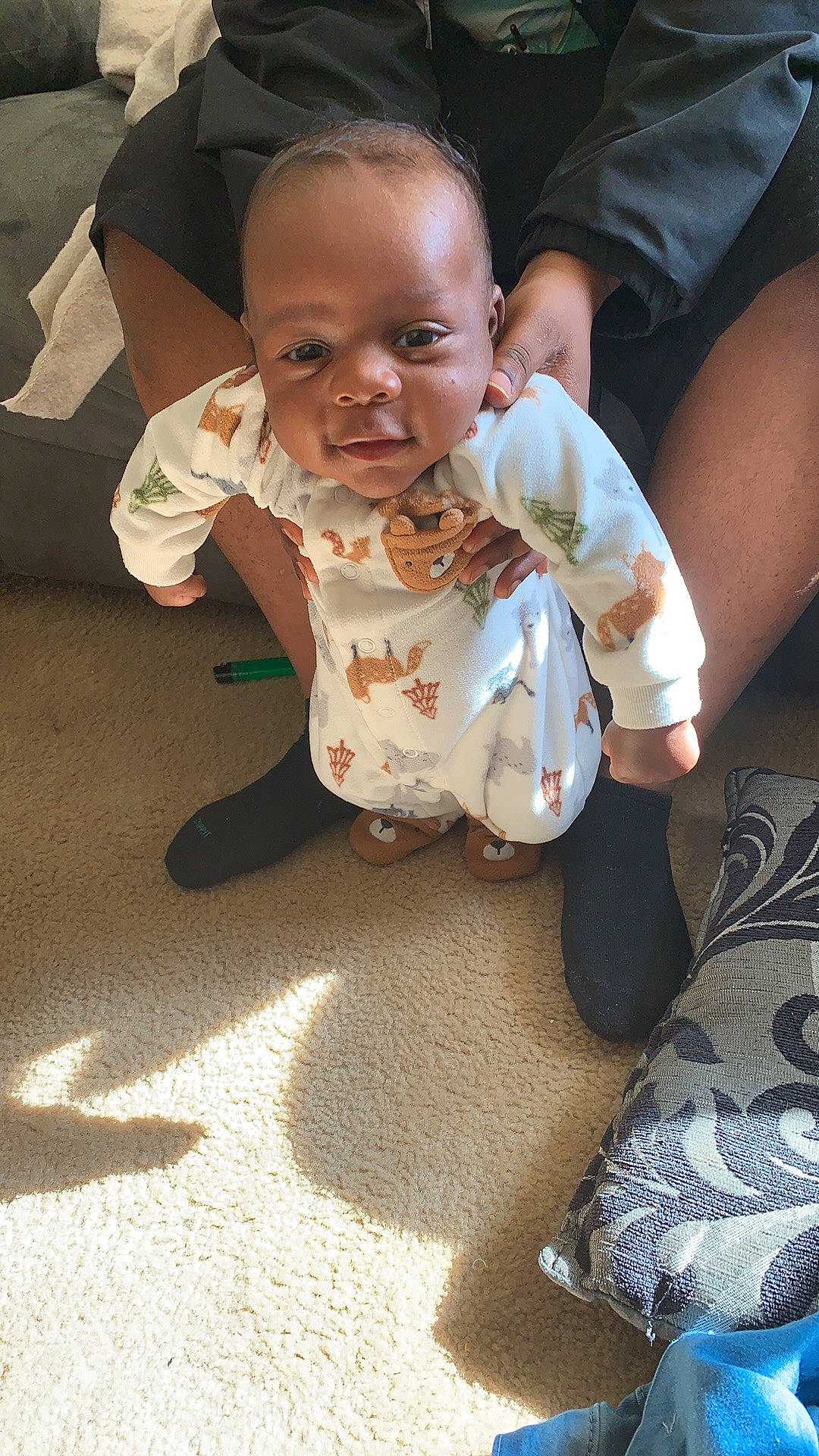 Xyari is registered to the contest to win money with this photo: baby, baby_toddler_clothing, carpet, cheek, child, foot, human, mammal, person, pillow, skin, toddler