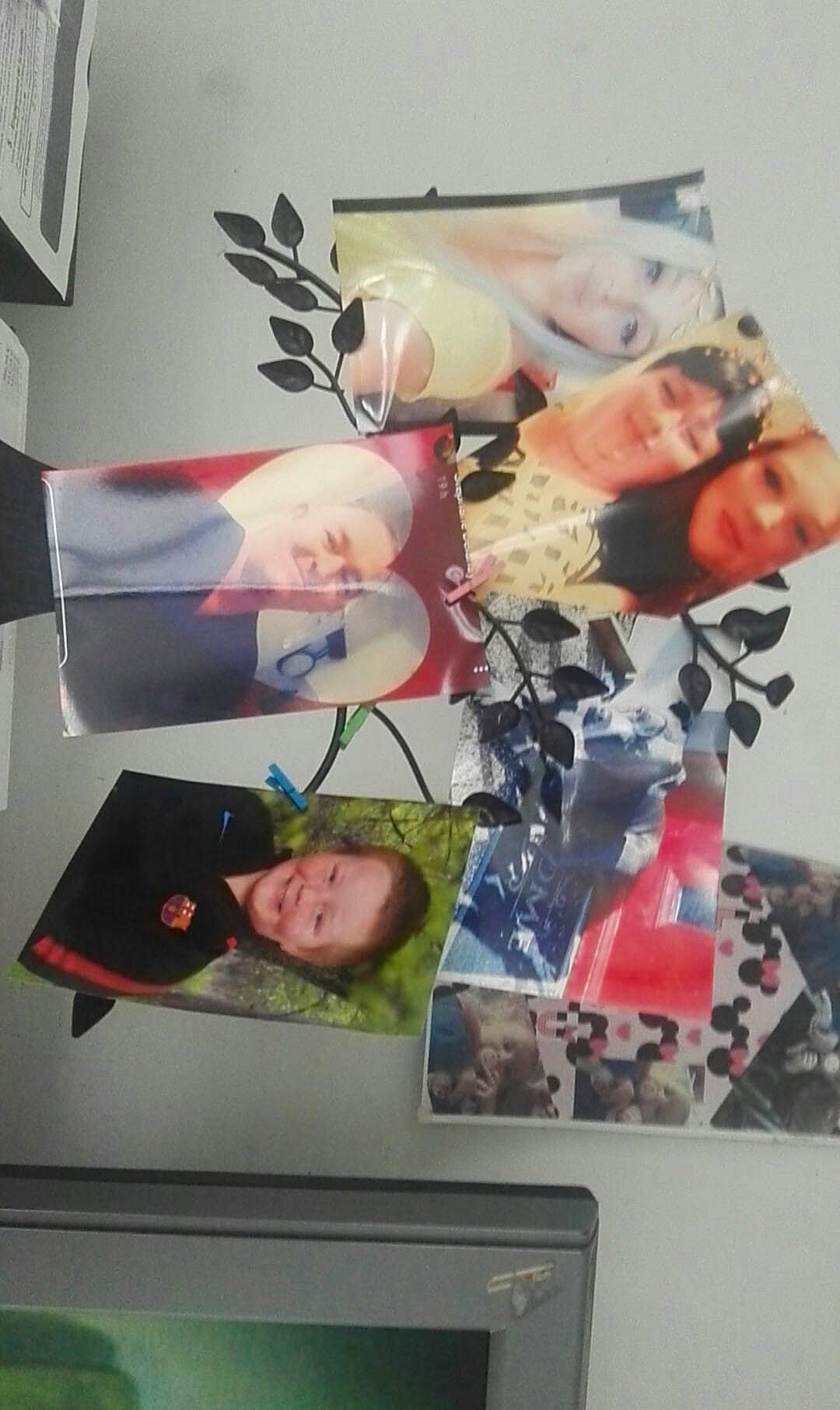 Jimmy a rejoint le concours — aidez-le/la à gagner de superbes lots ! art, blurred, collection, joy, person, photography, room