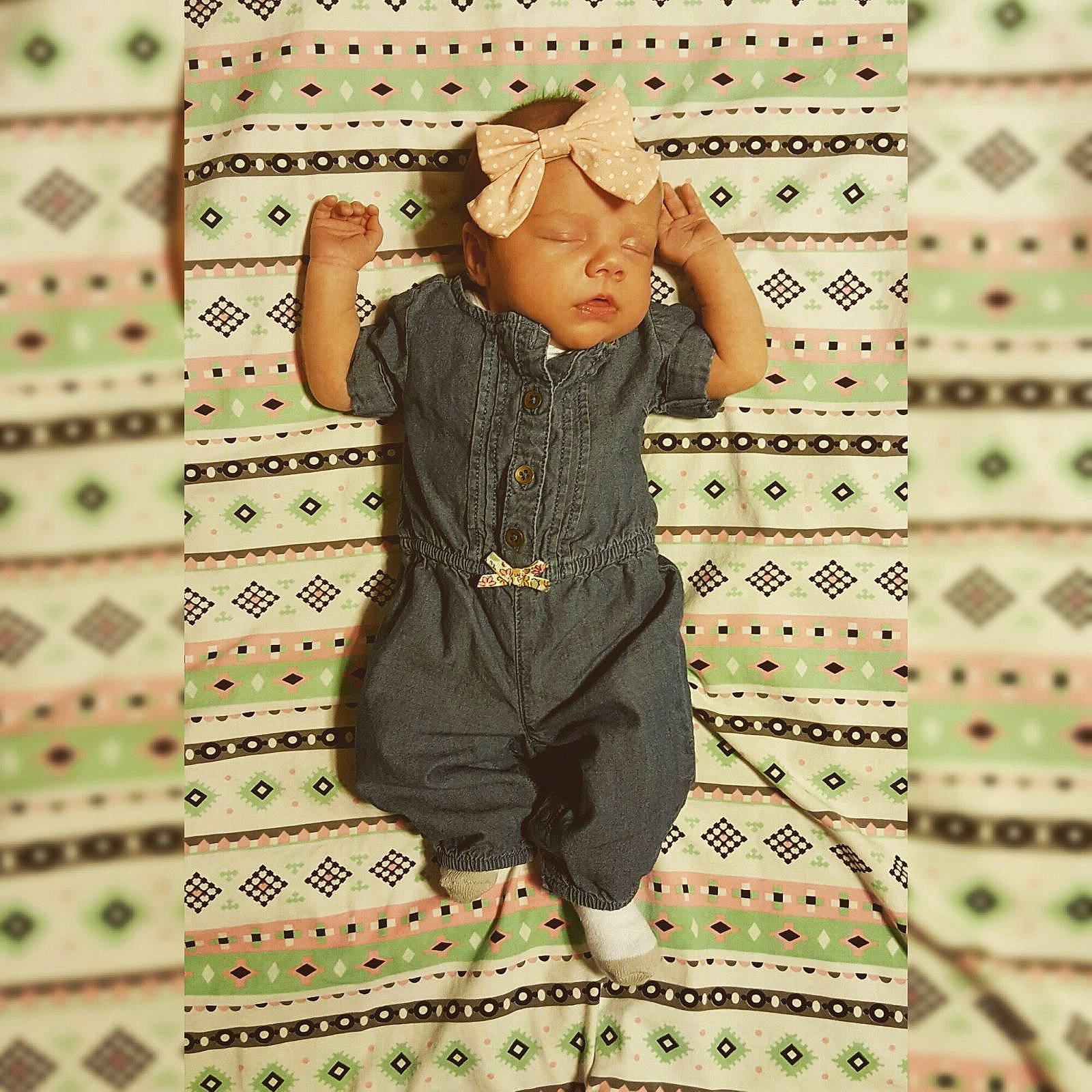 Arrow is registered to the contest to win money with this photo: