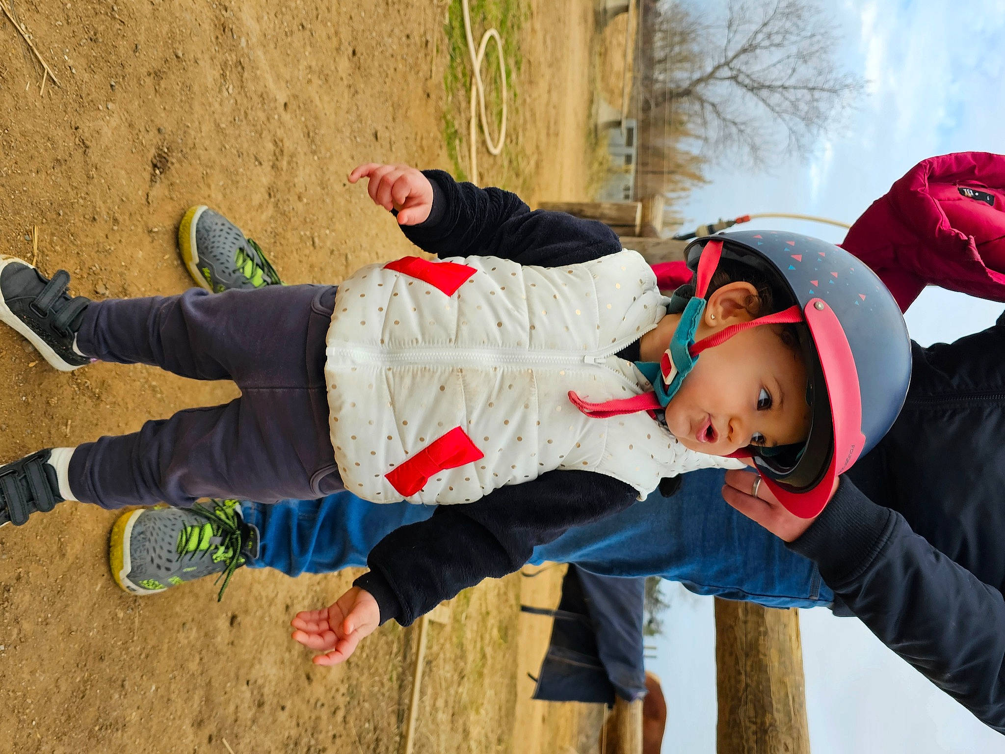 Ruby a rejoint le concours — aidez-le/la à gagner de superbes lots ! baby, boot, child, costume, event, fun, grass, happy, hat, headwear, leisure, people_in_nature, person, plant, recreation, sitting, sock, spring, toddler, tree