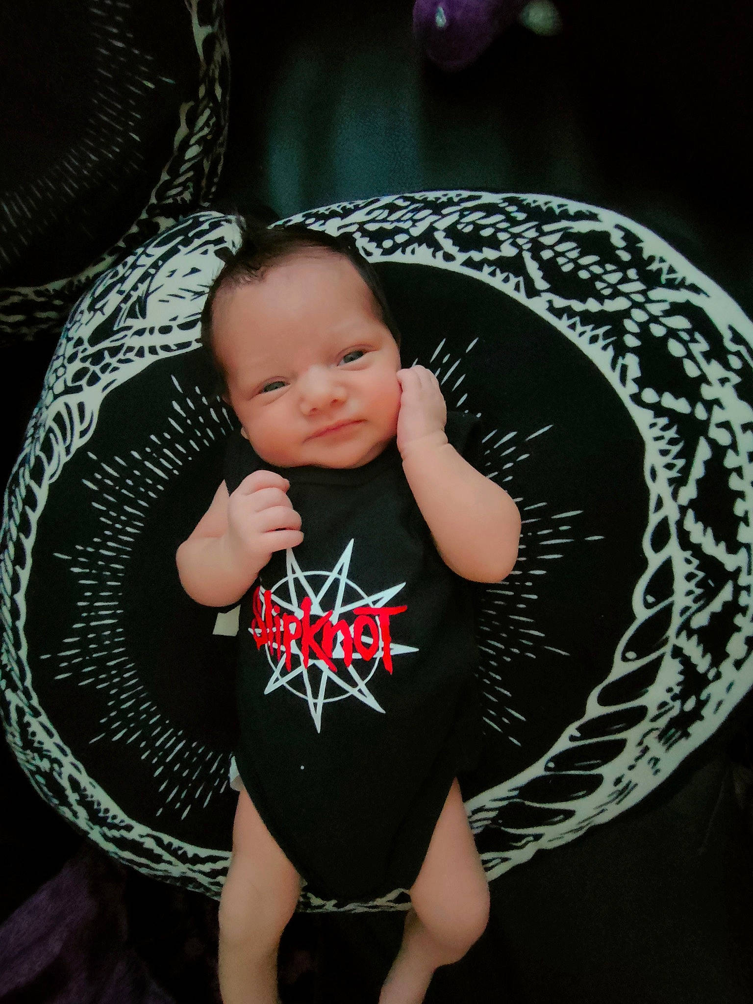 Anakin is registered to the contest to win money with this photo: baby, baby_products, baby_toddler_clothing, child, facial_expression, fashion_accessory, flash_photography, fun, grass, hairstyle, headgear, human_leg, pattern, person, sitting, skin, sleeve, smile, t_shirt, thigh