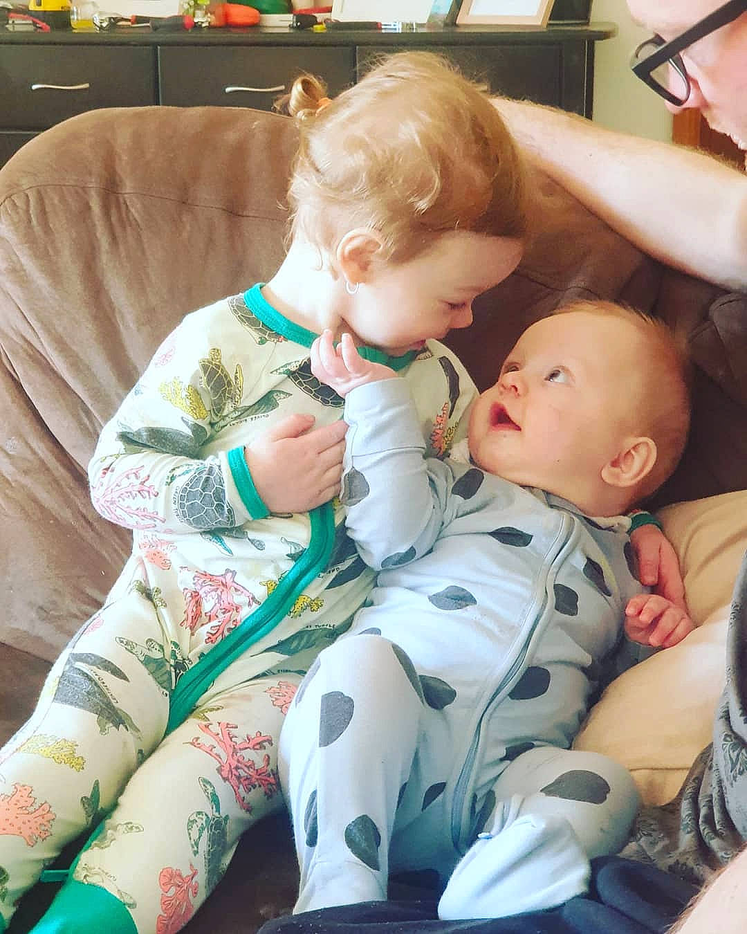 Emerald is registered to the contest to win money with this photo: baby, child, daughter, mother, person, skin, toddler