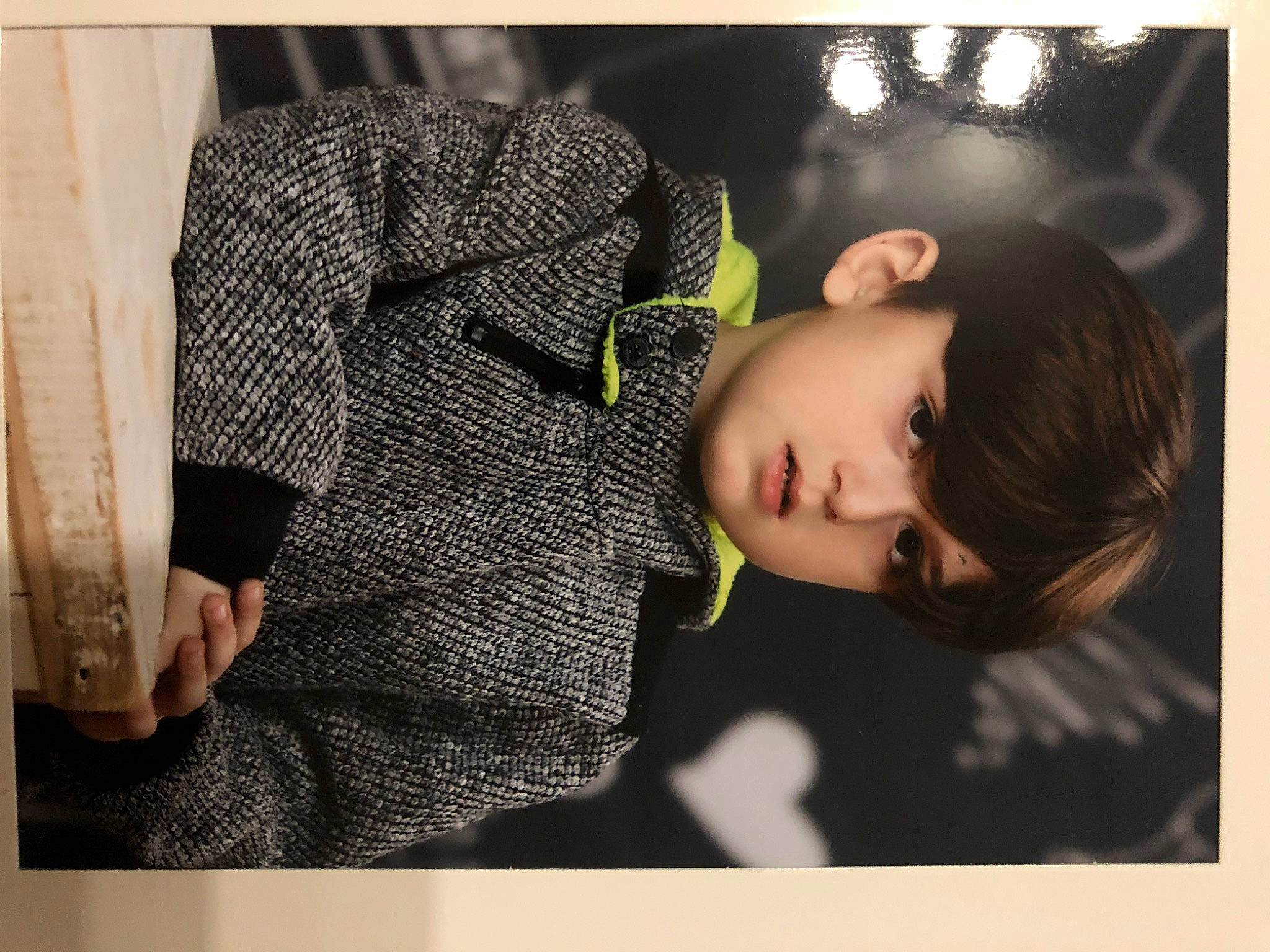 Gabriël participe au concours pour gagner de l'argent avec cette photo : baby, dress, eyelash, fashion_accessory, flash_photography, font, gesture, happy, monochrome_photography, pattern, person, plaid, portrait, portrait_photography, room, sleeve, stock_photography, t_shirt, textile, toddler