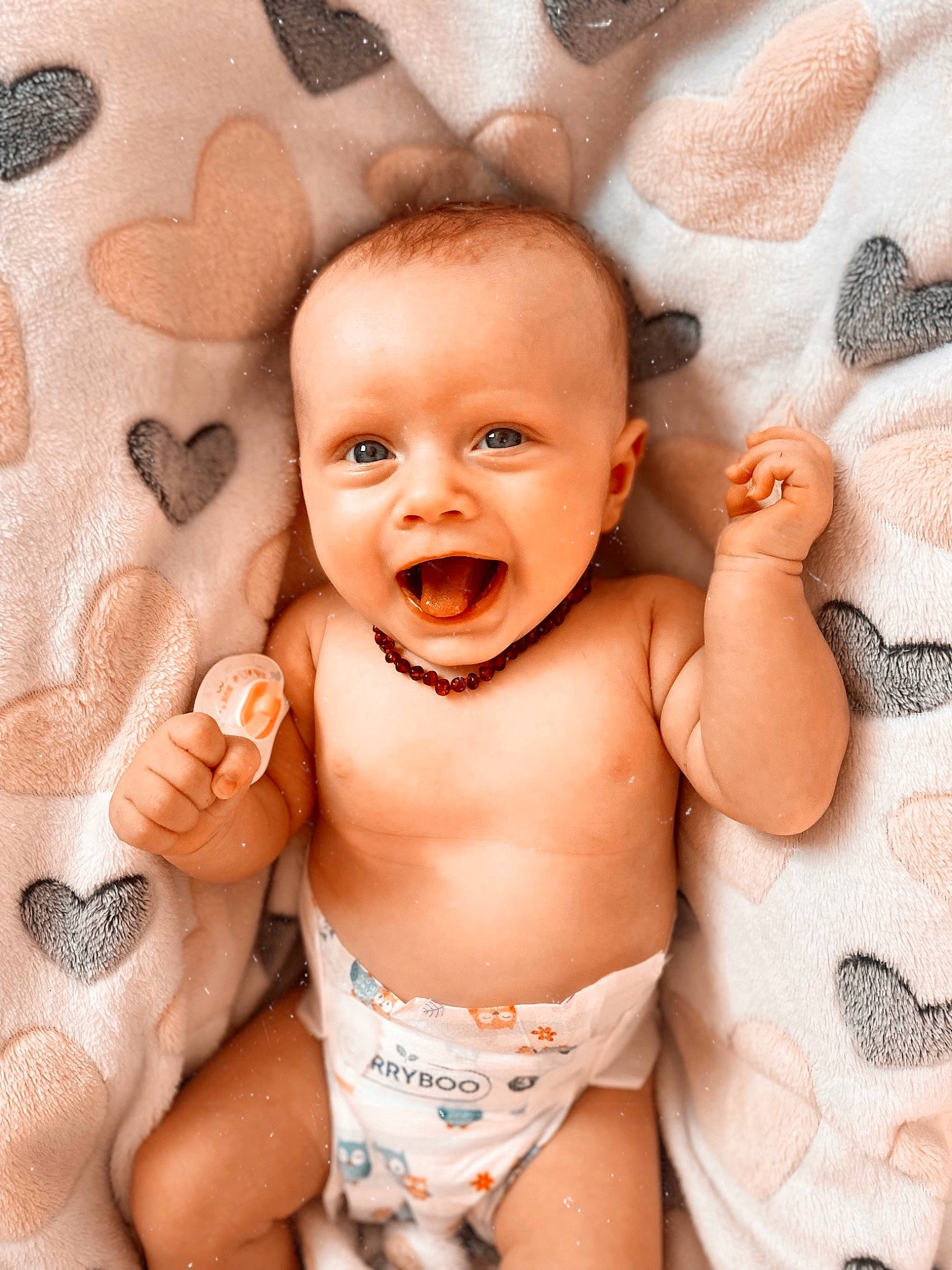 Jêyne a rejoint le concours — aidez-le/la à gagner de superbes lots ! baby, baby_making_funny_faces, baby_sleeping, birth, cheek, child, face, facial_expression, finger, gesture, hand, head, lip, mouth, muscle, nose, person, skin, smile, stomach