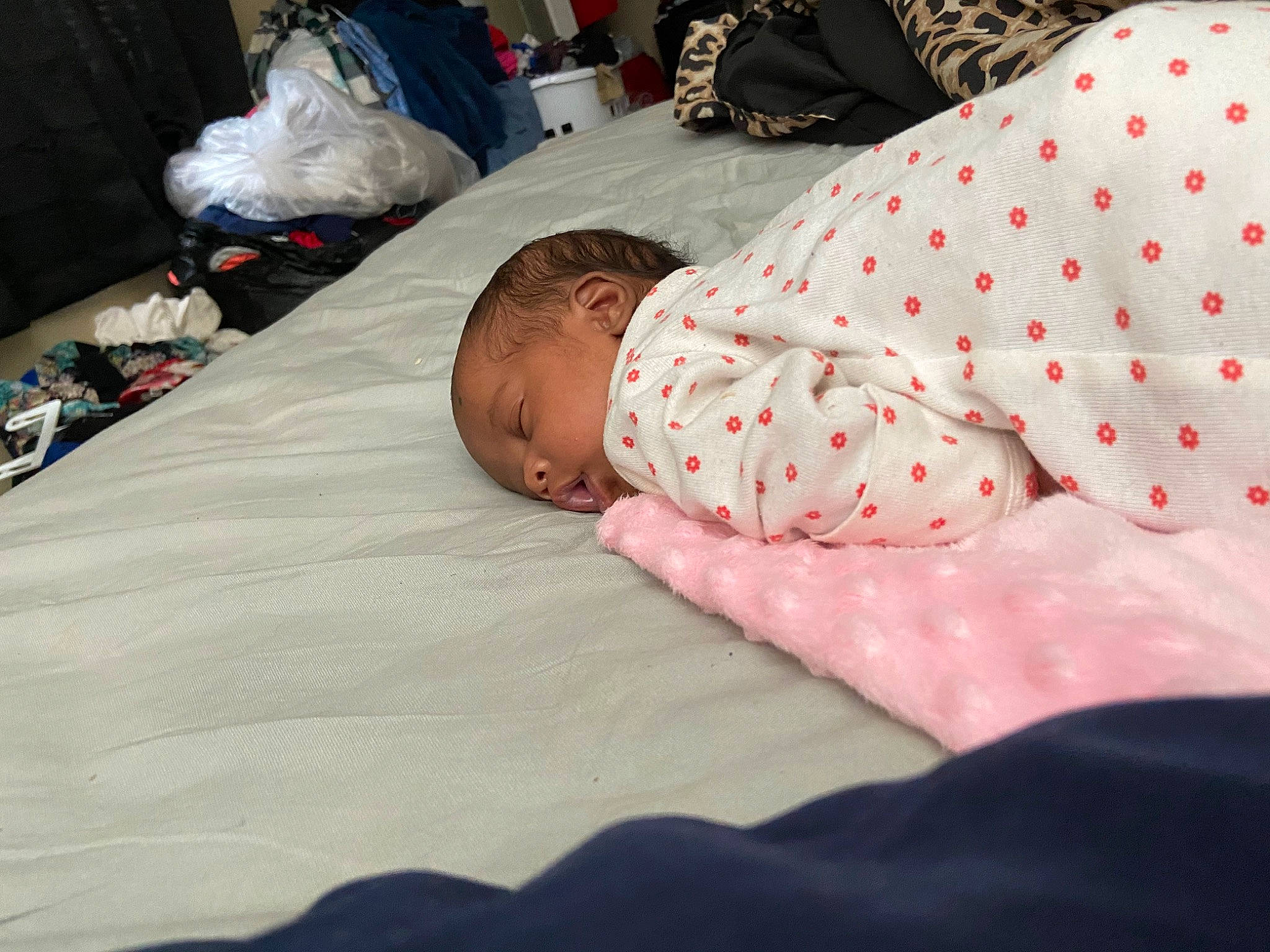 Nyliah is registered to the contest to win money with this photo: baby, baby_sleeping, bed, bed_sheet, bedding, bedtime, birth, blanket, child, comfort, furniture, linens, nap, person, pillow, room, sleep, textile, toddler