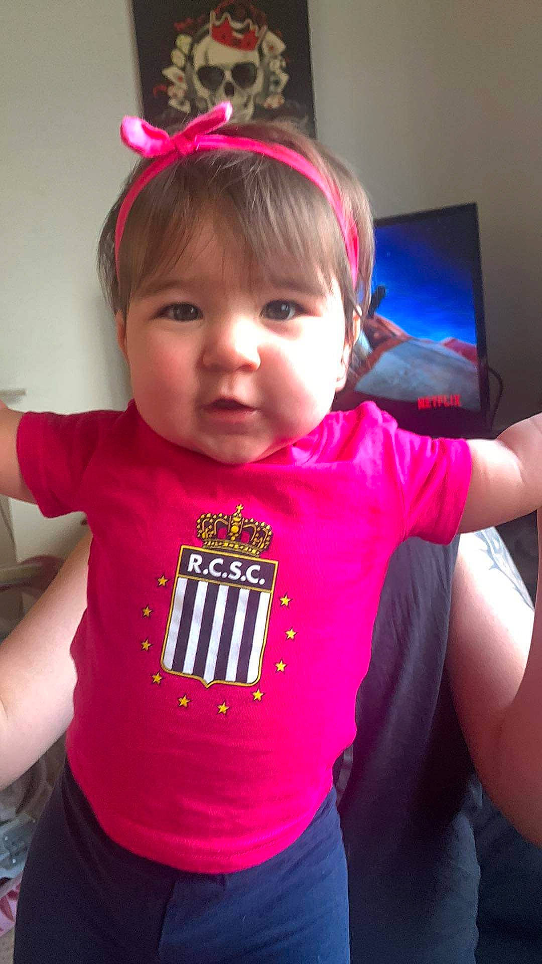 Lyvia participe au concours pour gagner de l'argent avec cette photo : baby_toddler_clothing, cheek, child, cool, eyebrow, eyelash, gesture, hair, hairstyle, happy, head, lip, neck, organ, person, pink, purple, shoulder, skin, sleeve